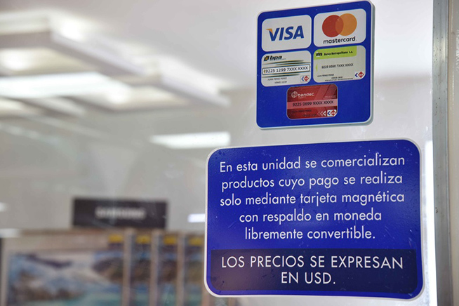 El Centro Comercial 3ra y 70 es uno de los establecimientos comerciales minoristas que formarán parte de la nueva red que venderá productos de calidad en moneda libremente convertible. Foto: Omara García Mederos/ACN