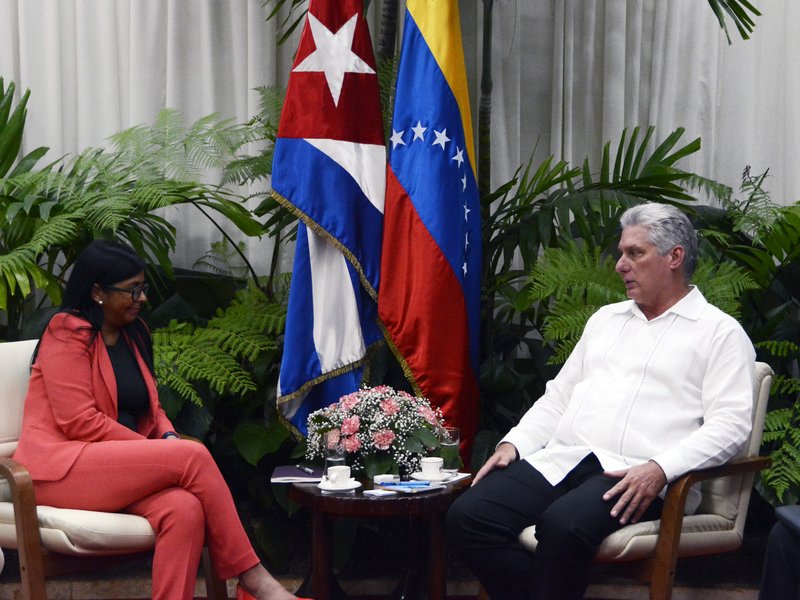 Encuentro de Díaz-Canel con la Vicepresidenta Ejecutiva de Venezuela, Delcy Rodríguez Gómez, también Secretaria General del Movimiento Somos Venezuela.