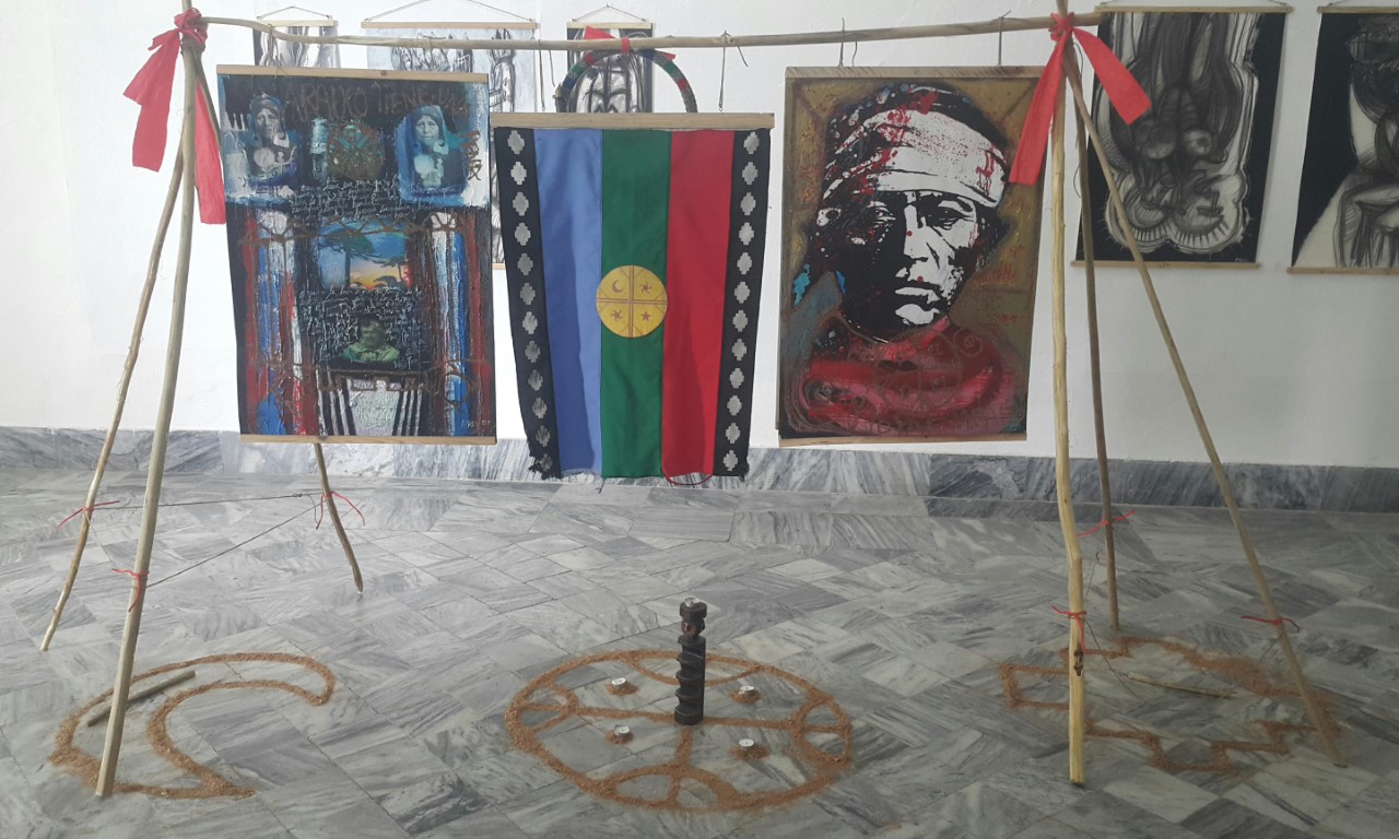 Instalación Fronteras, de Carlos Airess, Tato.