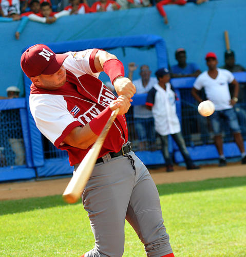 Yasniel González, uno de los finalistas del Derby de Jonrones. Foto: josé Raúl Rodríguez Robleda