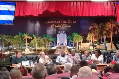 Chequea Salvador Valdés preparativos de la zafra azucarera en Santiago de Cuba