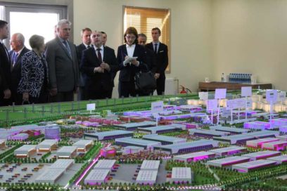Presidente de Cuba visita parque industrial en Belarús (+ Fotos)