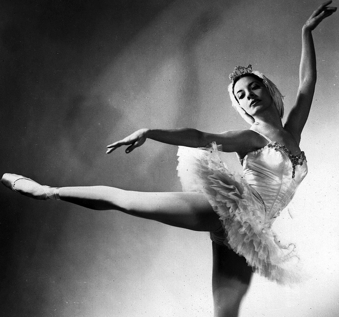 Como Odette, de El lago de los cisnes. Foto: Cortesía del Museo Nacional de la Danza