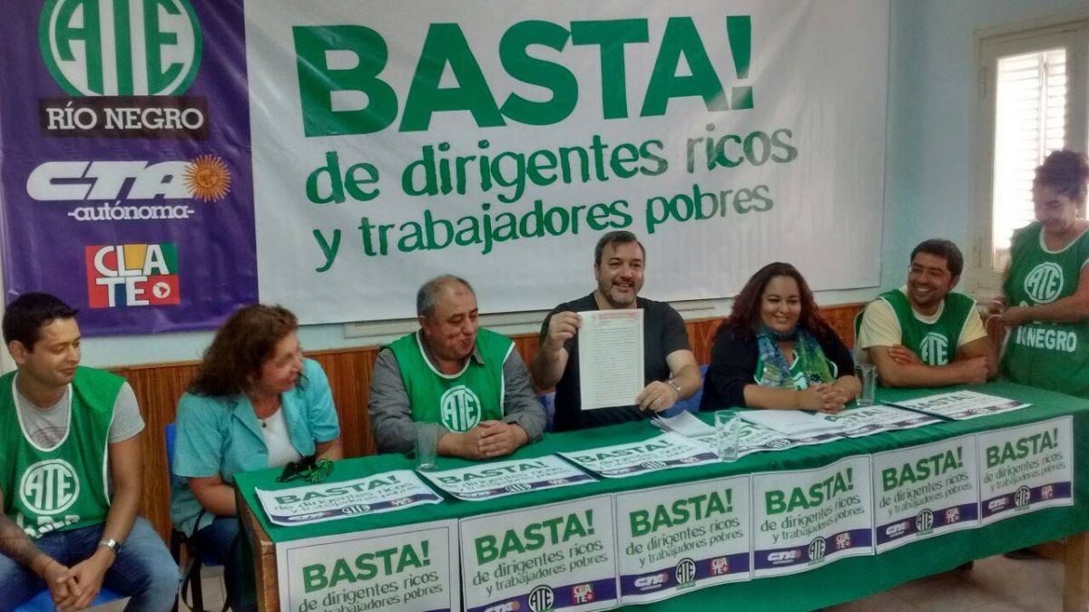 Una serie de obstáculos impiden aún el acceso de las personas a puestos laborales decentes en numerosas naciones, según la OIT. Foto: vaconfirma.com.ar