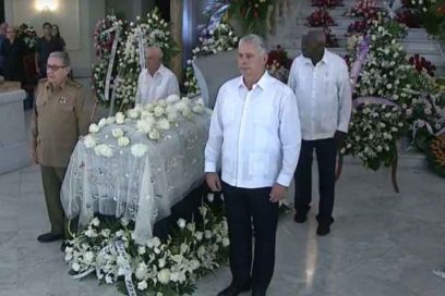 Raúl Castro y Díaz-Canel en funerales de Alicia Alonso