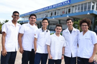 Comprometidos con la formación de hombres de ciencia y conciencia (+Fotos)