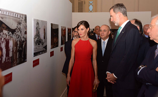 Reyes de España asisten a inauguración de la exhibición de fotografías Cuba y España