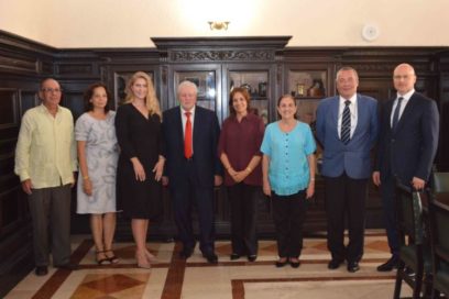 Recibe vicepresidenta del Parlamento y del Consejo de Estado a líder partidista ruso