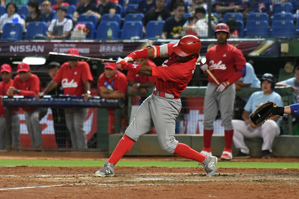 Roel Santos, uno de los mejores por Cuba en el Premier. Foto: Yuhki Ohboshi