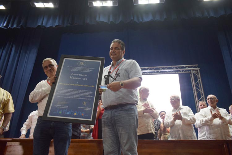 Premio especial por el aniversario 500 de La Habana. Foto: Agustín Borrego Torres.