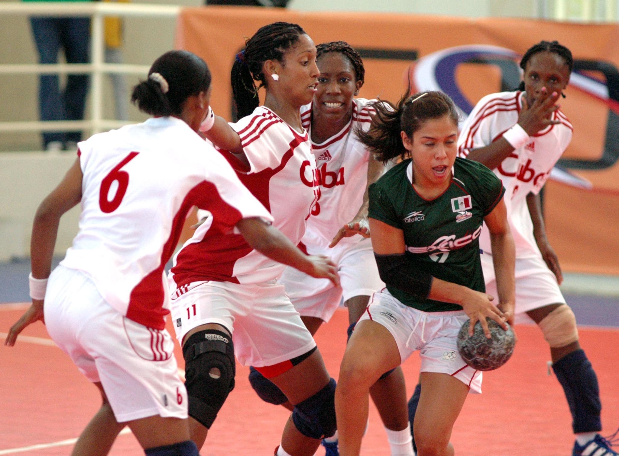 Balonmanistas cubanas al mundial desde el 30 de noviembre.
