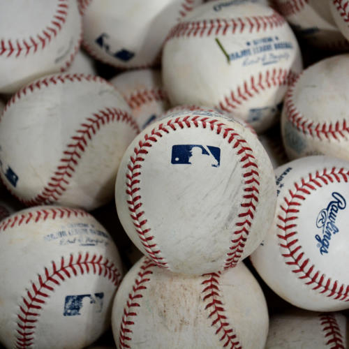 Pelotas y más pelotas. Béisbol y más béisbol