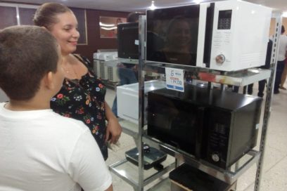 Comienza en Holguín venta en Moneda Libremente Convertible (+ Fotos)