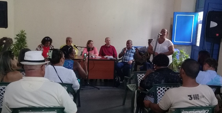 La presentación del texto Entonación coloquial santiaguera se realizó en la sede de la Uneac en Santiago de Cuba. Foto: Betty Beatón