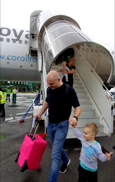 Casi 500 turistas rusos fueron trasladados desde Moscú hasta Holguín por la línea aérea Royal Fligth, que arribó por primera vez a esta región oriental cubana. (Foto: Lianne Fonseca)