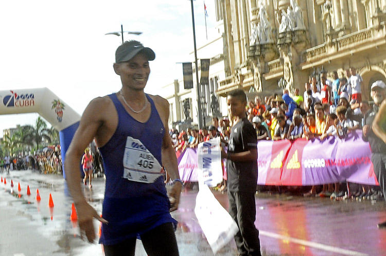 Alien Reyes, campeón de estreno en Marabana. Foto José Raúl Rodríguez Robleda