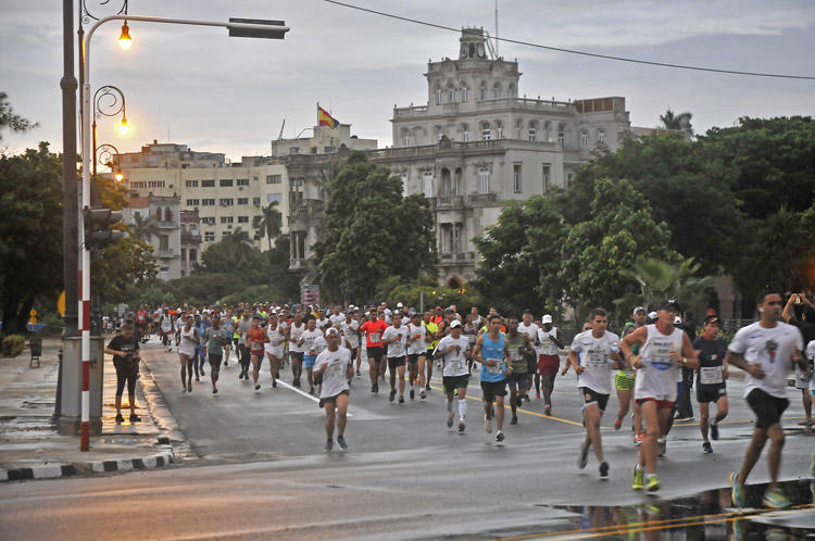 33 Edición de Marabana en saludo a los 500 años de La Habana. Foto José Raúl Rodríguez Robleda