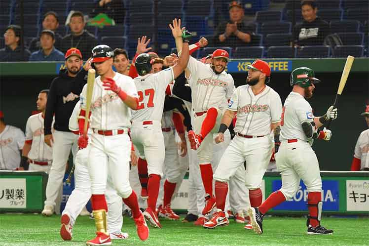 México festeja su clasificación olímpica, conquistada ante EE.UU. Foto: Prensa Latina