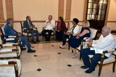 Cuba, Kuwait talk business