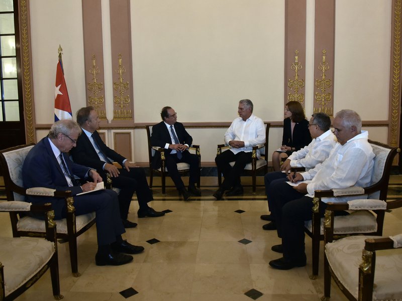 Díaz-Canel recibió al excelentísimo señor François Hollande, ex presidente de la República Francesa. (Estudios Revolución)