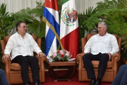 Recibieron Raúl y Díaz-Canel al Canciller de México