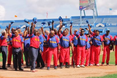 Azul y verde, Estadio y Ciudad