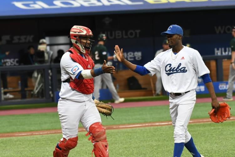Liván Moinelo se agenció la victoria con un relevo excelente. Foto: www.wbsc