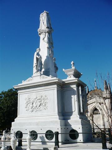El 27 de noviembre quedó oficialmente inauugurado el monumento funerario a los estudiantes, obra del escultor cubano José Vilalta y Saavedra