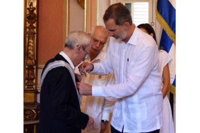 Condecora rey Felipe VI a Eusebio Leal, historiador de La Habana (+Fotos)