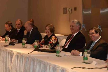 Díaz-Canel sostiene amplio diálogo con intelectuales argentinos