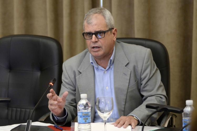 Homero Acosta Álvarez, secretario de la Asamblea Nacional del Poder Popular (ANPP), y del Consejo de Estado, durante su intervención en el encuentro de preparación para el próximo Período de Sesiones de la ANPP, en el Capitolio Nacional sede institucional de la ANPP. Foto: Ariel Ley Rollero