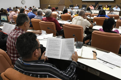 Diputados cubanos continúan debates de las comisiones de trabajo (Cobertura Especial)