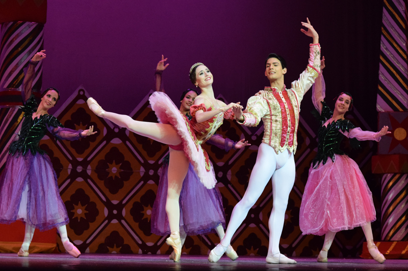 Chanell Cabrera y Yankiel Vázquez en el pas de deux del Hada Garapiñada y su caballero. Foto: Yuris Nórido