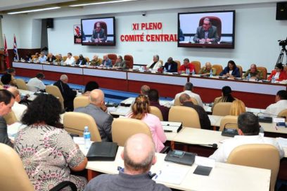 Encabezado por Raúl, sesionó el XI Pleno del Comité Central del Partido Comunista