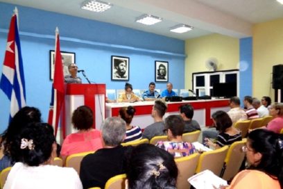 Holguín planea su economía