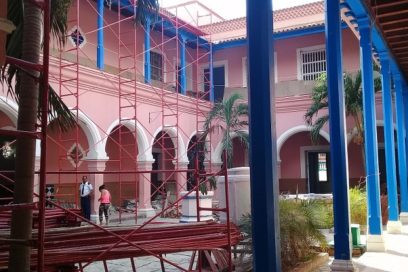 Revolución en el balcón de la Revolución