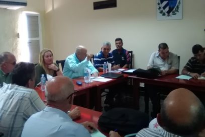 Exhorta Tapia Fonseca a concebir de manera integral la inversión en industria láctea villaclareña