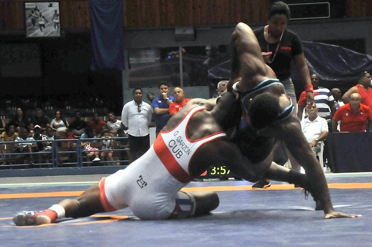 Geandri Garzón en la Gala de La Lucha Cubana en la Ciudad Deportiva. Foto: José Raúl Rodríguez Robleda