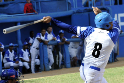 Out 27: Doce juegos para cuatro sillas