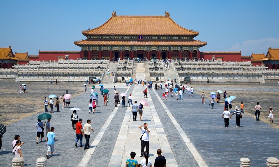 La Plaza de Tiananmén, en Beijing, es un símbolo de la nueva China surgida con la creación de la República Popular en el año 1949. Foto: architectural-review.com