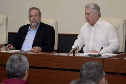 Díaz-Canel chairs meeting on programs in the capital of Cuba