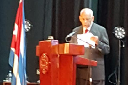 Rememoran en Santa Clara investidura del Che con el título Honoris Causa