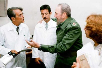 Cuban President congratulates doctors on Latin American Medicine Day