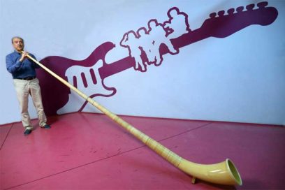 Cuban Symphony Orchestra and Spanish horn player in concert