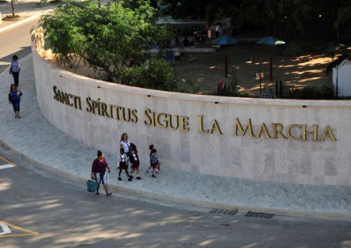 Los espirituanos demuestran con su trabajo cotidiano la convicción de no retroceder y siempre continuar la marcha. Foto: Bicente Brito, Escambray
