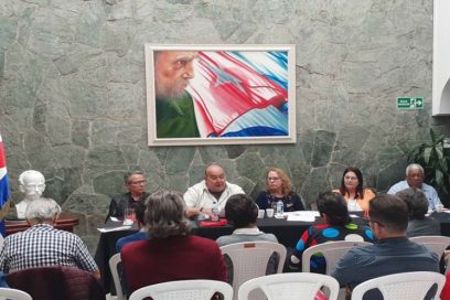 Cubanos residentes en Colombia exigen cese del bloqueo contra la isla