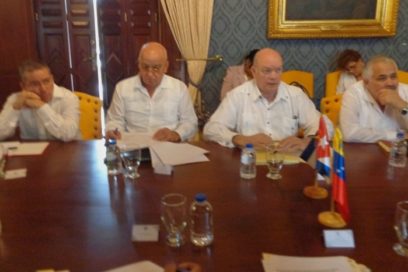Cuba y Venezuela debaten proyecciones de cooperación