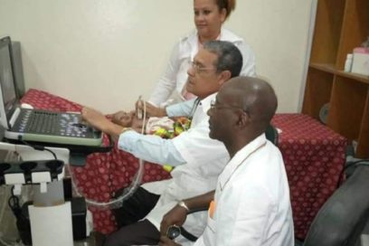 Equipo de Médicos cubanos diagnostican por primera vez en Gambia cardiopatías congénitas