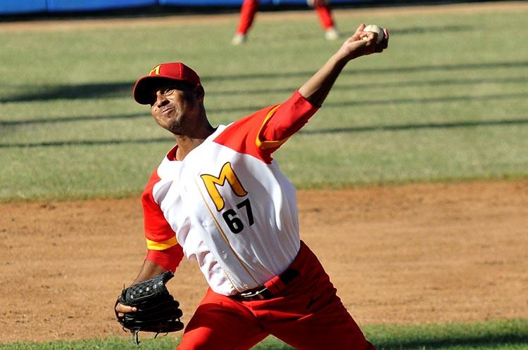 Yamichel Pérez se anotó su primera victoria en finales de play off. Foto: José Raúl Rodríguez Robleda