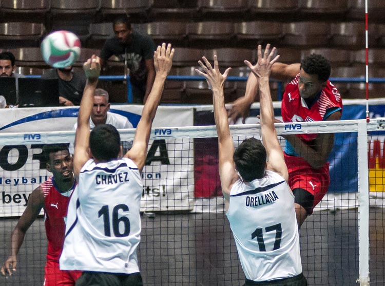 Cuba por un cupo olímpico en el torneo NORCECA. Foto: José Raúl Rodríguez Robleda.